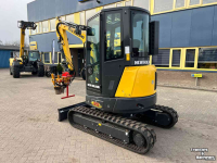 Pelles sur chenilles New Holland E35D graafmachine rupskraan