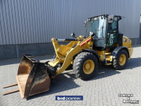 Tracteur Caterpillar 908