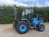 Charriot tous terrains à mât JCB 930-4