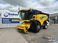 Moissonneuse batteuse New Holland CX 820
