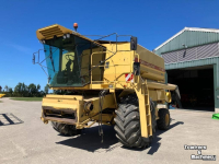 Moissonneuse batteuse New Holland TX 36