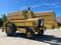 Moissonneuse batteuse New Holland TX 36
