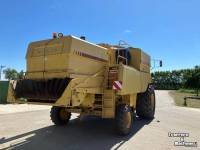 Moissonneuse batteuse New Holland TX 36