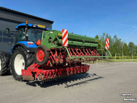 Semoir Lely Terra Rotorkopeg met Hassia DU 100 zaaimachine