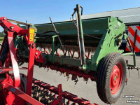 Semoir Lely Terra Rotorkopeg met Hassia DU 100 zaaimachine