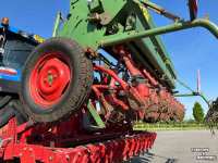 Semoir Lely Terra Rotorkopeg met Hassia DU 100 zaaimachine