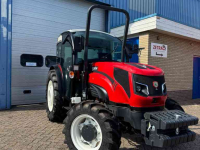 Tracteur pour vignes et vergers  ARMATRAC 804 FG