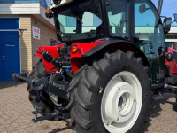 Tracteur pour vignes et vergers  ARMATRAC 804 FG