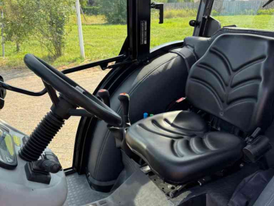 Tracteur pour vignes et vergers  ARMATRAC 804 FG