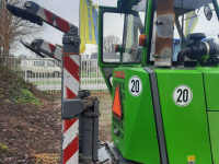 Pelles sur pneus Hansa APZ331 Kraan