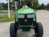 Tracteur pour vignes et vergers John Deere 3025E