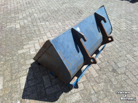 Godets chargeur Giant GRONDBAK 130 CM