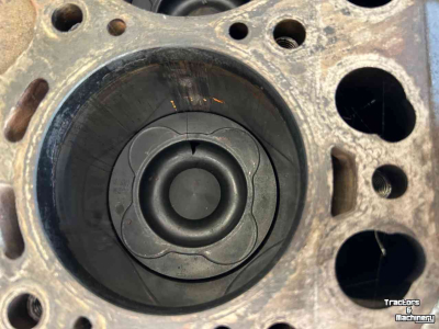 Pièces d‘occasion pour tracteurs Fendt 818 - (7100 uur)