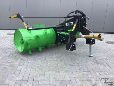 Eparpilleur de fourrage VDW Nieuwe  KVD250