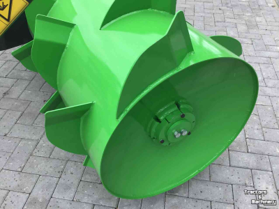 Eparpilleur de fourrage VDW Nieuwe  KVD250