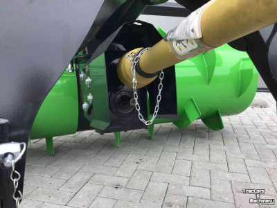 Eparpilleur de fourrage VDW Nieuwe  KVD250