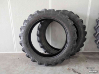 Roues, Pneus, Jantes, Barillets Jumelage Alliance Voorband: Alliance 230/95R3, Achterband: Alliance 230/95R48