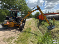 Bras avec tondeuse à fléaux Bos HE6000C