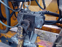 Bras avec tondeuse à fléaux Bos HE6000C
