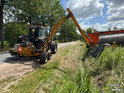 Bras avec tondeuse à fléaux Bos HE6000C