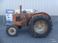 Tracteurs anciens  Field Marchall 