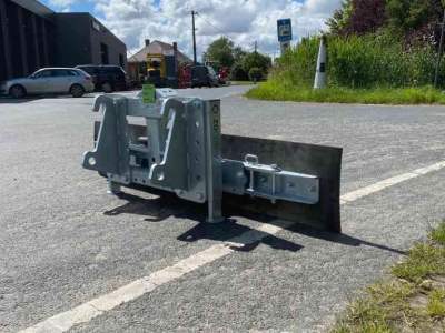 Rabot caoutchouc Zocon 1.90m en 2.70m Eurotrac / Giant