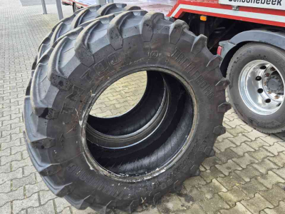 Roues, Pneus, Jantes, Barillets Jumelage Trelleborg 480/70R30 TM700 met 32mm
