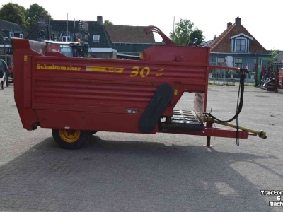 Distributeur de fourrage en bloc Schuitemaker 30s