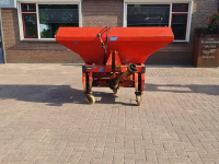 Distributeur d‘engrais Kuhn MDS 701 KUNSTMESSTROOIER