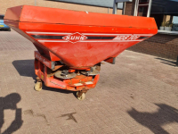 Distributeur d‘engrais Kuhn MDS 701 KUNSTMESSTROOIER