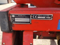Distributeur d‘engrais Kuhn MDS 701 KUNSTMESSTROOIER