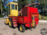 Ensileuse automotrice New Holland 1895