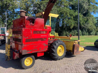 Ensileuse automotrice New Holland 1895