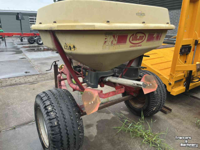 Distributeur d‘engrais Vicon Pendelstrooier