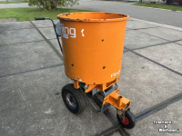 Épandeur de sciure pour des logettes Flingk SE 250 BOXINSTROOIER
