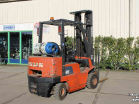 Chariot élévateur Nissan A25PU heftruck forklift gabelstapler gas