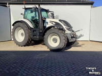 Tracteur Valtra T154D