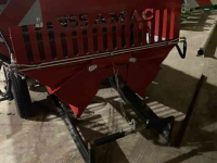 Arracheuse d‘oignons VSS VSS AMAC UIENROOISET VRU 1420 & LKU 1500 | KOMT BINNEN