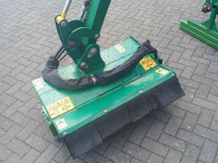 Bras avec tondeuse à fléaux Spearhead Twiga 3000