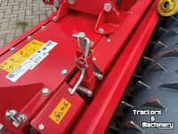 Herse rotative Kverneland rotorkopeg H-series 300, pakkerwals en hef