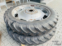 Roues, Pneus, Jantes, Barillets Jumelage  12.4x46 op velg CNH set!