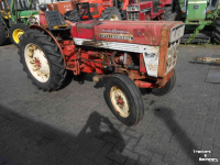 Tracteur pour vignes et vergers International 423