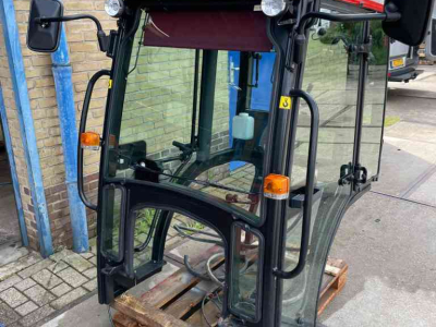 Tracteur pour horticulture Branson Branson TYM 00 serie cabine compleet