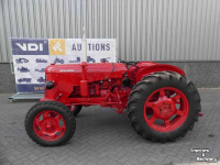 Tracteurs anciens David Brown D25