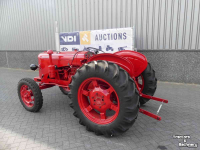 Tracteurs anciens David Brown D25