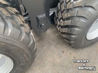 Autochargeuse Deutz-Fahr Onderstel met 8 wielen