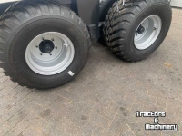 Autochargeuse Deutz-Fahr Onderstel met 8 wielen