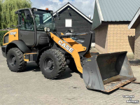 Chargeuse sur pneus Case 321F    snelloper