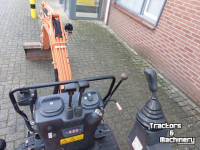 Pelles sur pneus Hitachi ZX 10U