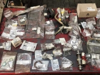 Nouvelles pièces diverse Fendt Grote voorraad onderdelen diversen machines
